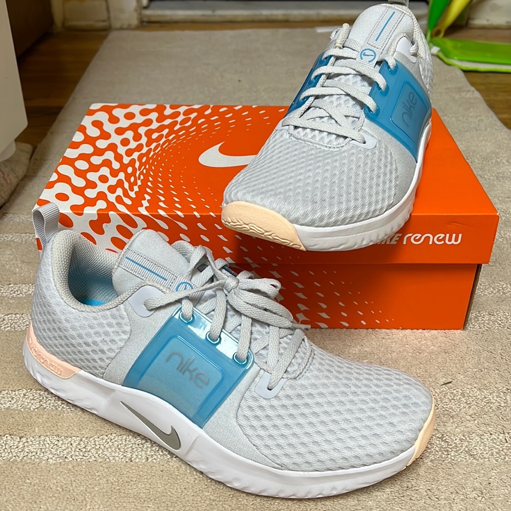 Nike Women NIB size 10.5